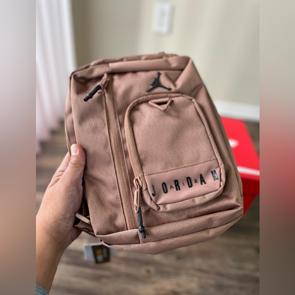 Nike Air Jordan Collectors Crossbody Bag (3L) Mens Womens New With Tags - Brown - Picture 9 of 9